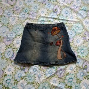 - vintage miss sixty mushroom mini skirt - size medium -